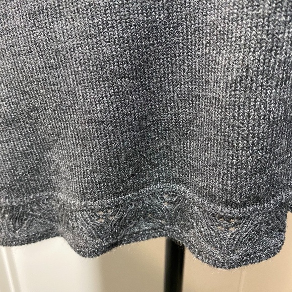 Briggs Scalloped Sweater With Rhinestone Accent Size Medium - Picture 5 of 7